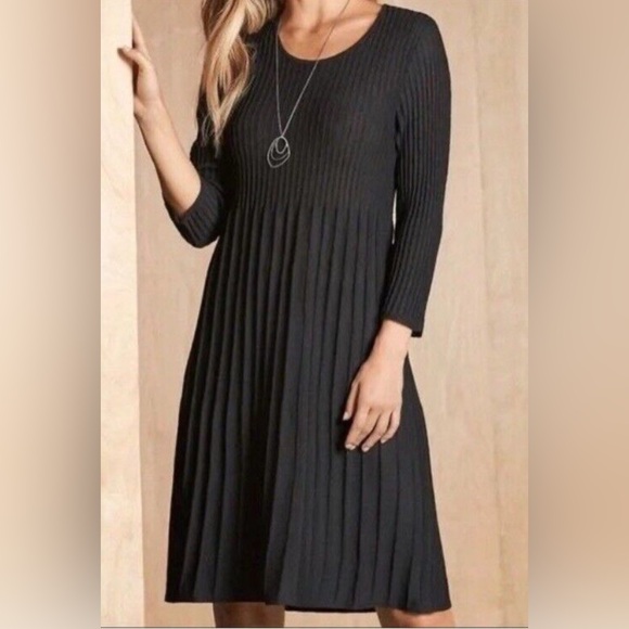 Eileen Fisher Ribbed Pleat 100% Washable Wool Knit Dress in Black, Size Medium - Picture 2 of 6